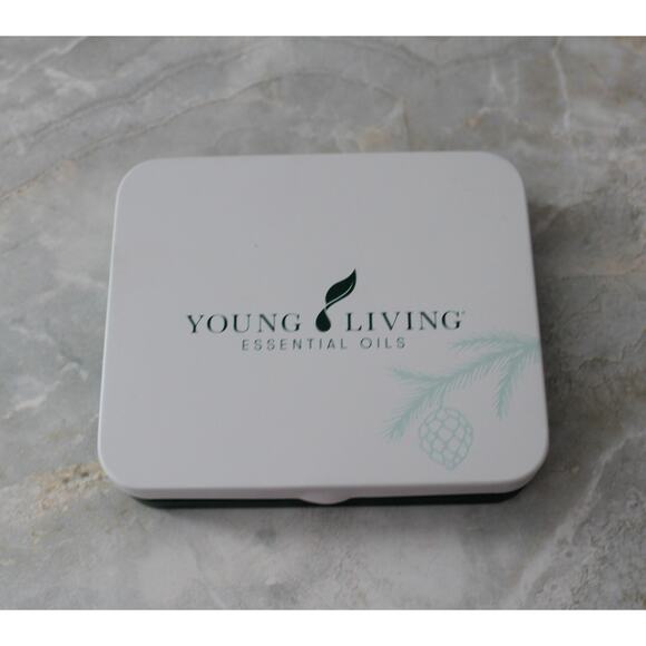Young Living Grapefruit Lip Balm 4.2 g (Set of 4) New - Picture 1 of 4